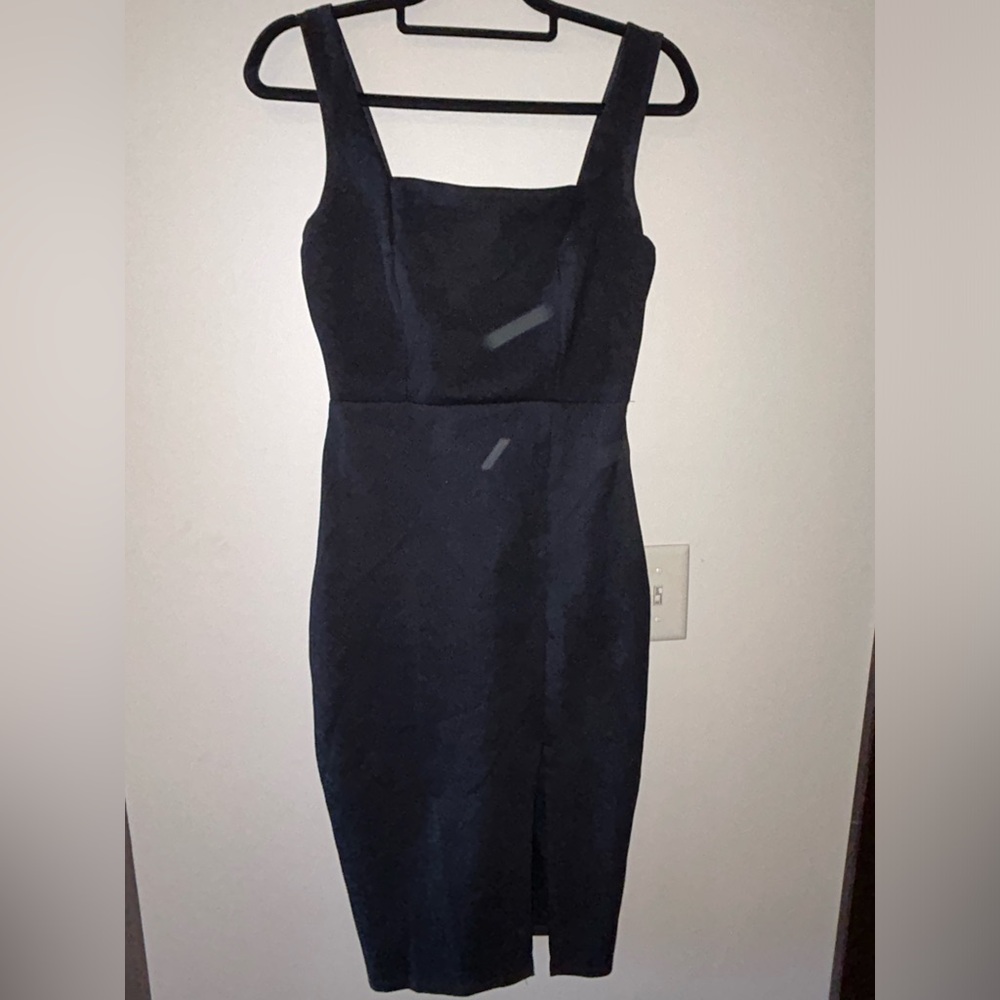 Lulu’s black dress